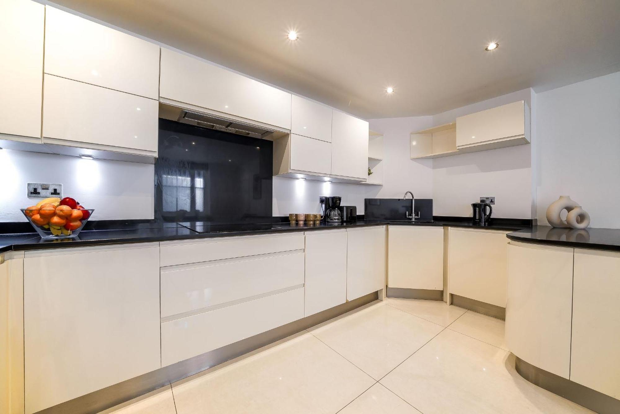 Notting Hill & Hyde Park - 2Br - Cityapartmentstay Londen Buitenkant foto